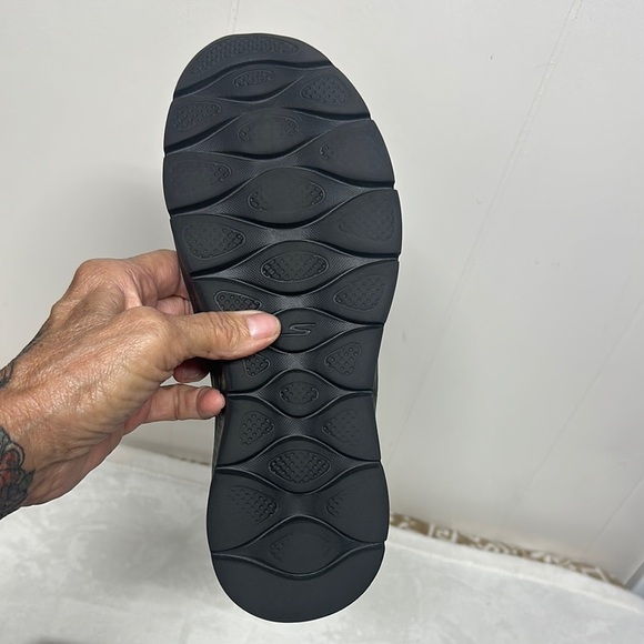 Skechers Black Athletic Slip-On Shoes with Breathable Mesh Air Cooled - Picture 8 of 14